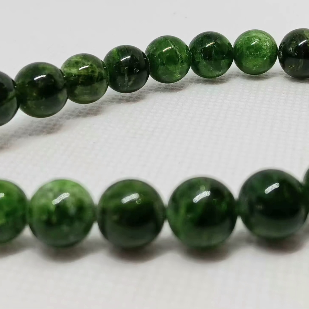 Russian Diopside Green Beaded Necklace with Magnetic Bead Clasp NWOTs.